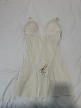 SPANX Cream Seamless Shaping Slip with Built-In Cups